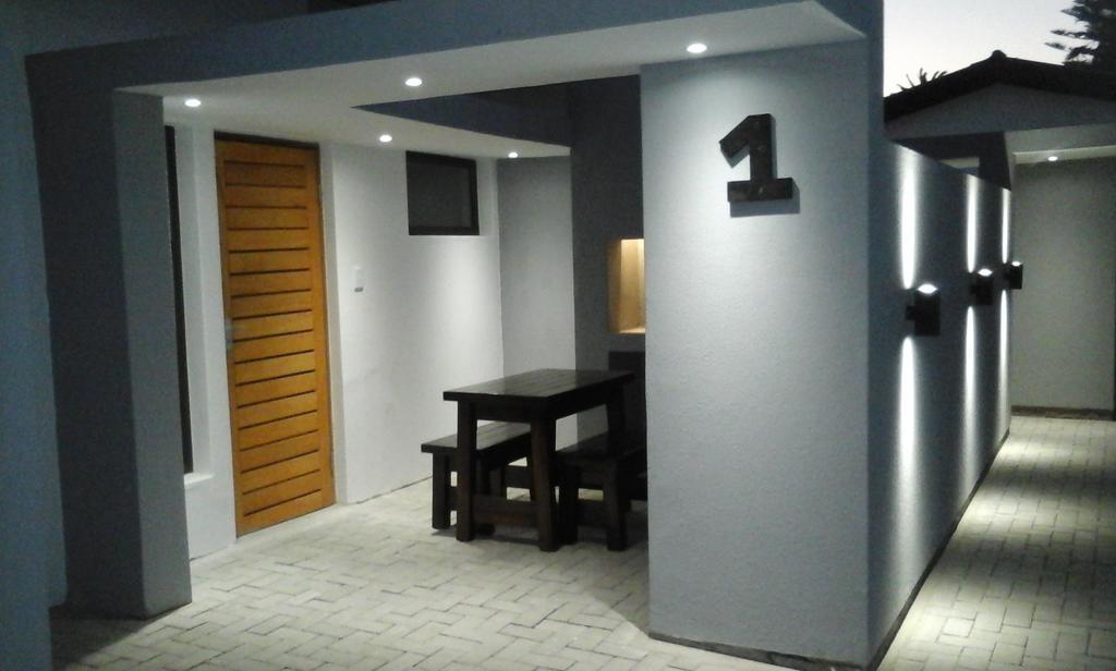 ولفس بي Tiende Laan Bed & Breakfast And Self-Catering الغرفة الصورة